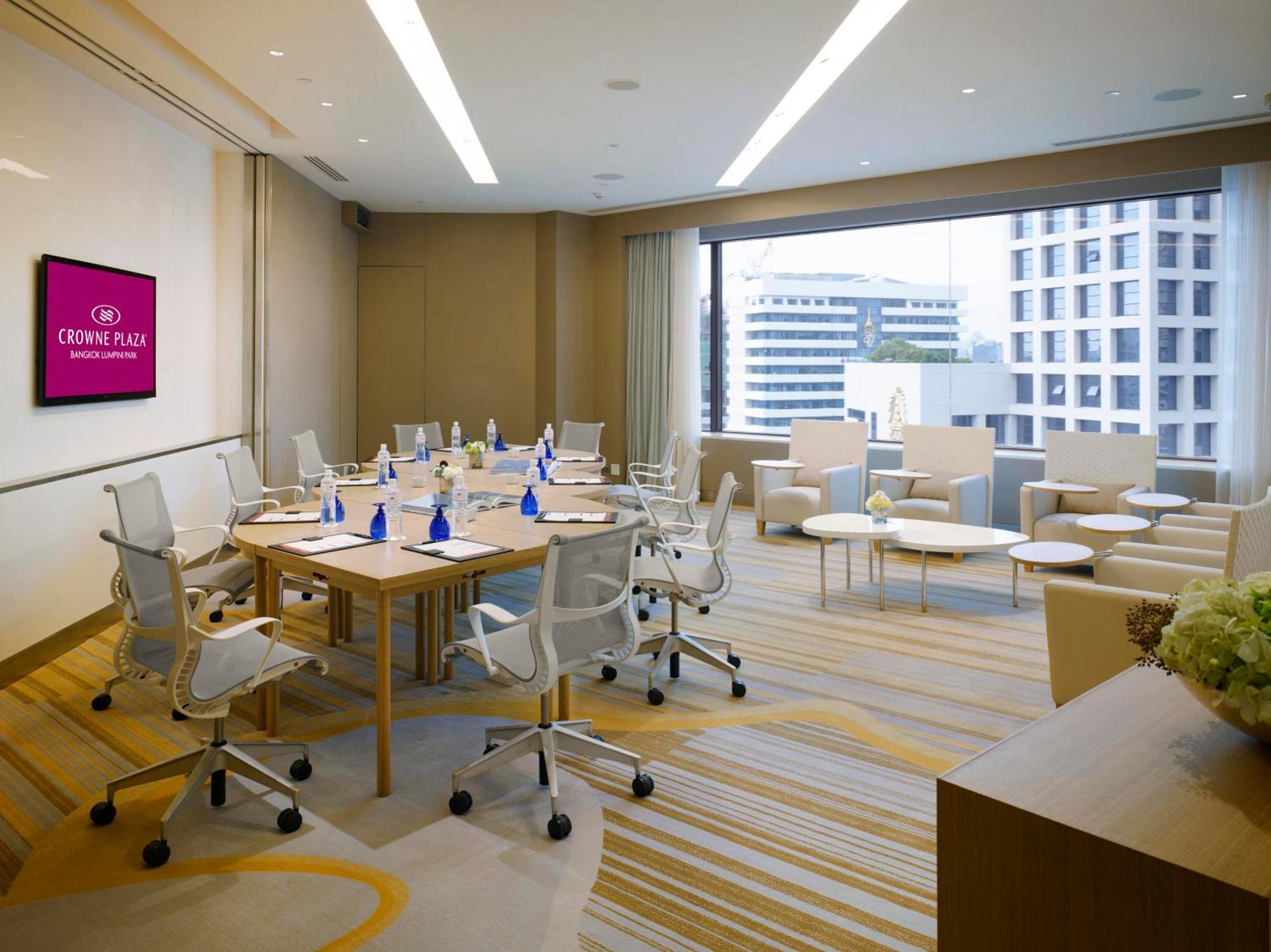 Crowne Plaza Bangkok Lumpini Park By Ihg Hotel Exterior photo
