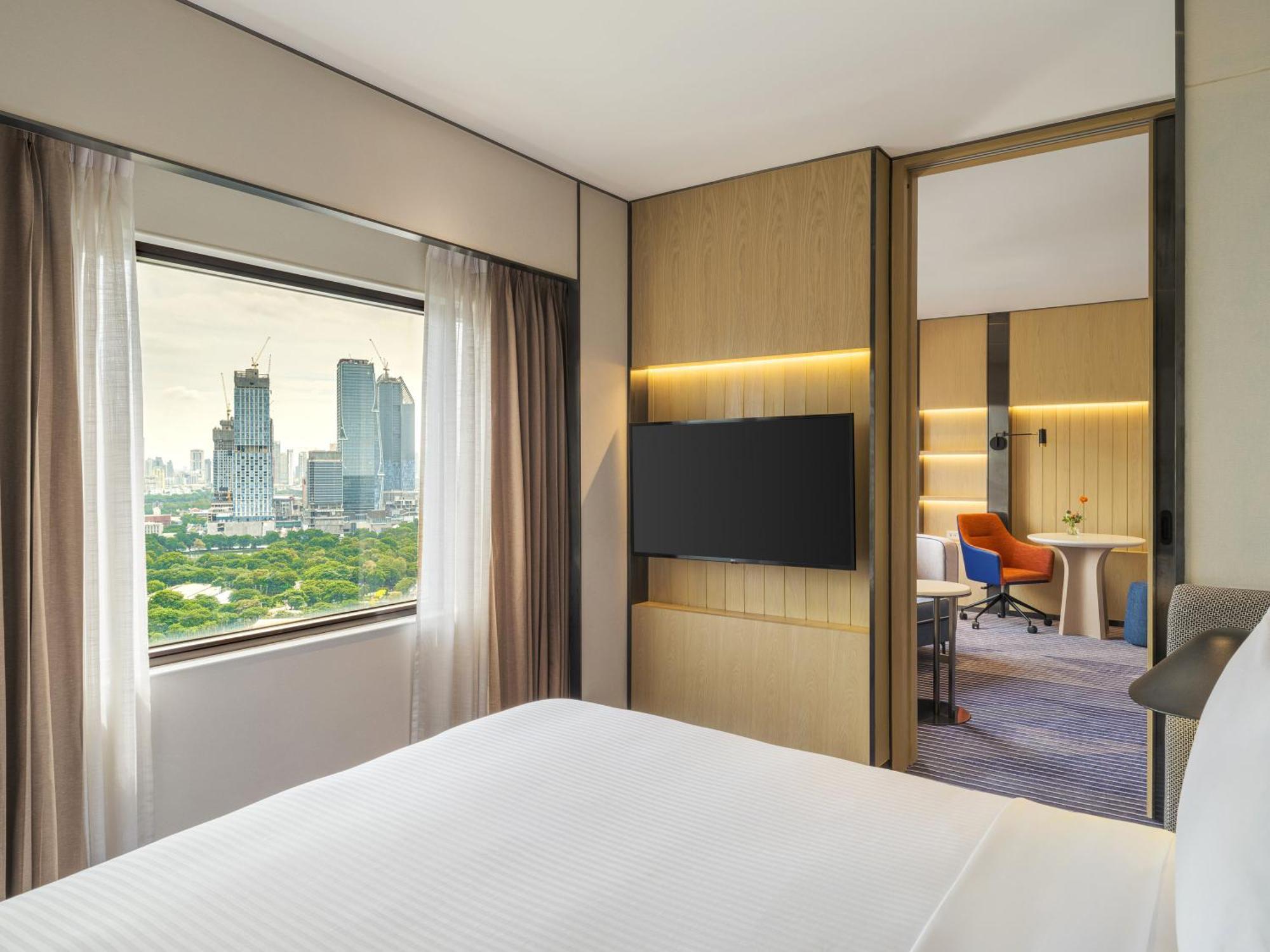 Crowne Plaza Bangkok Lumpini Park By Ihg Hotel Exterior photo